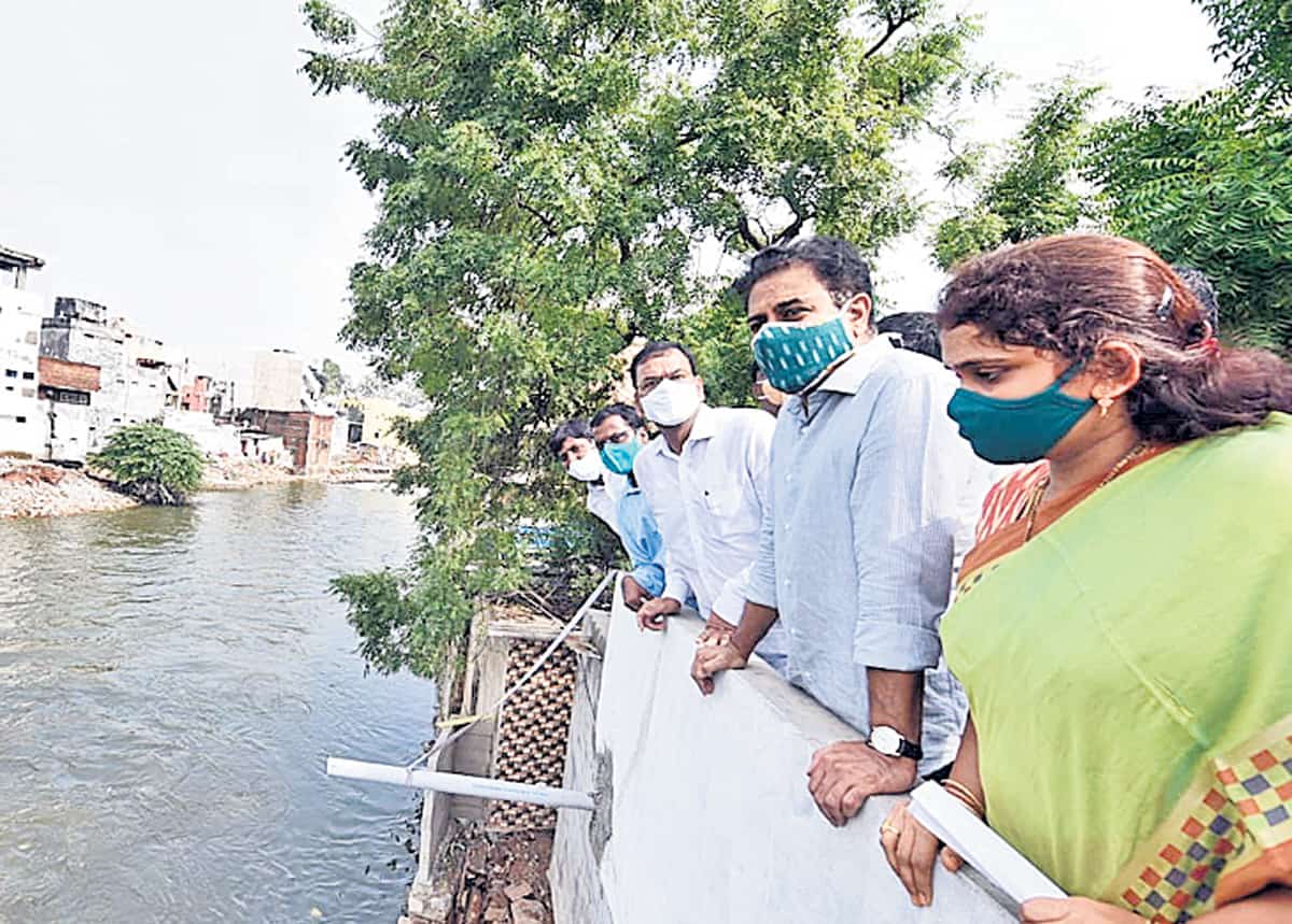 Hussain Sagar | ముంపునకు గురికాకుండా