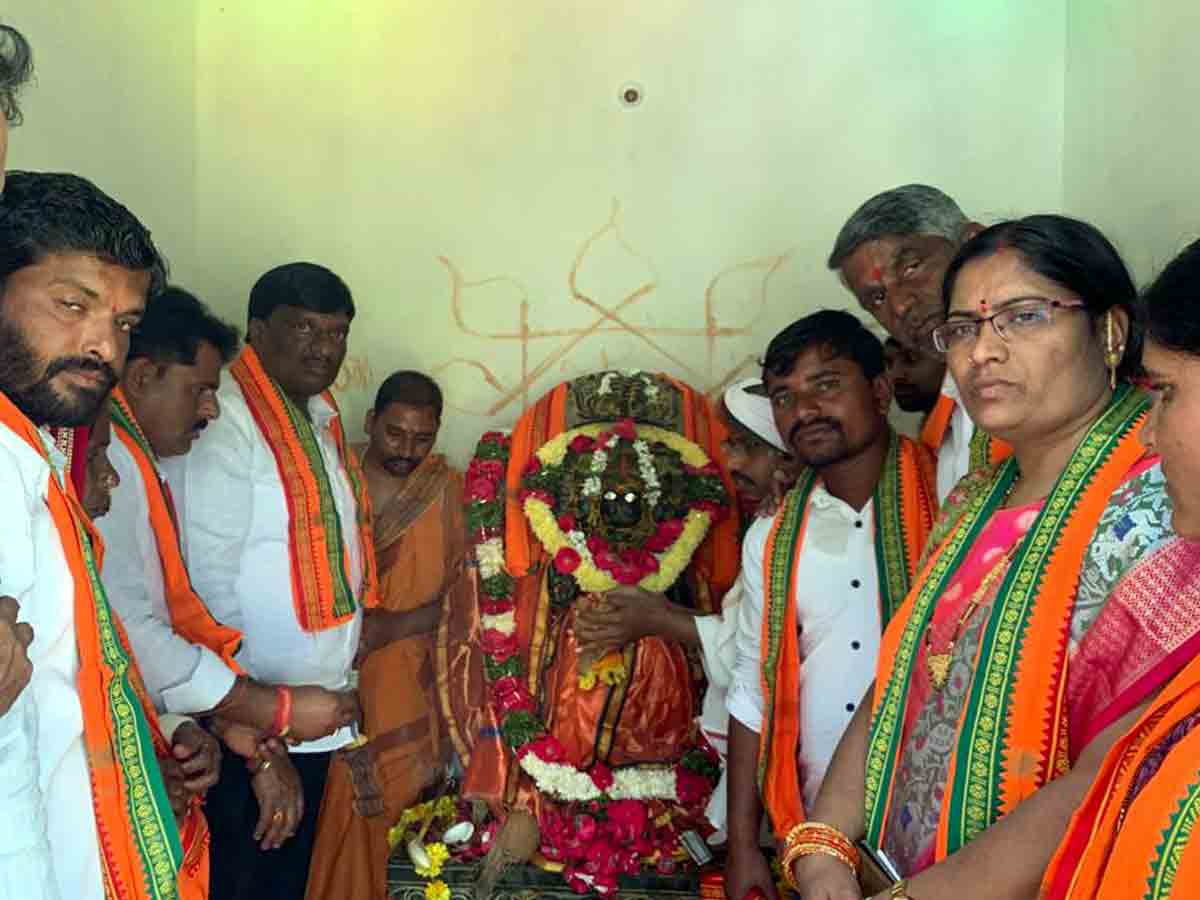 Vikarabad : బొర్రహేమ్యతండాలో ఆంజనేయస్వామి విగ్రహా ప్రతిష్ఠ..