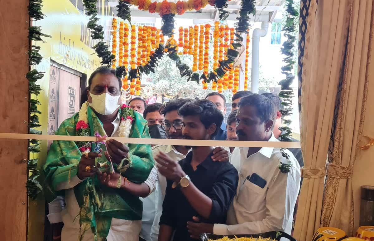 Self employment |యువత ఉద్యోగాల కోసం ప్ర‌య‌త్నిస్తూనే స్వ‌యం ఉపాధిలో రాణించాలి