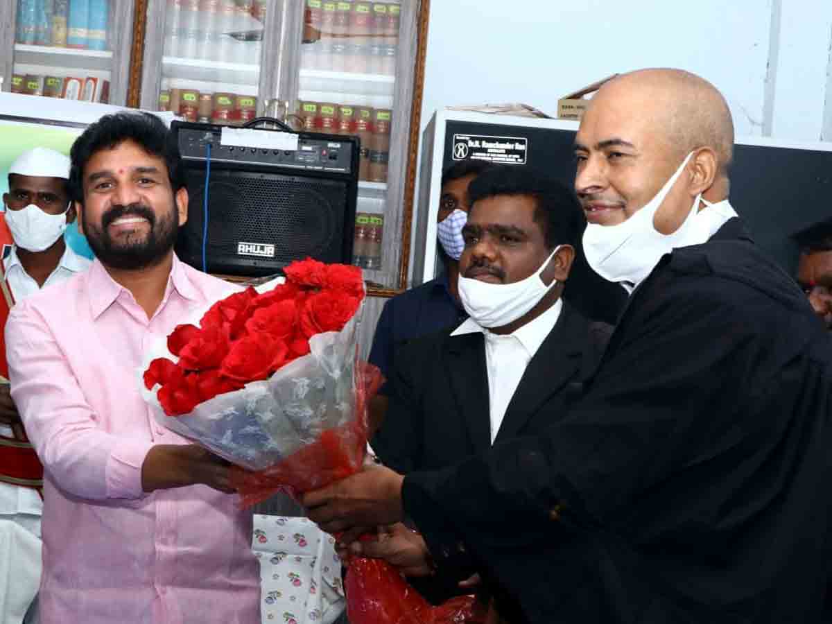 Vikarabad : కోర్టు సమస్యలు ఎమ్మెల్యే దృష్టికి..