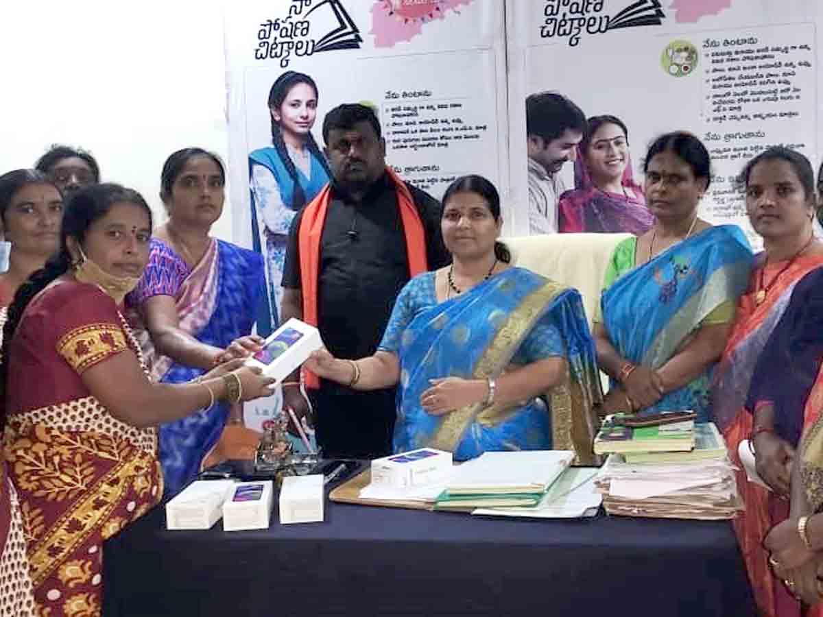 Aleru : పోషణ్‌ ట్రాకర్‌లో వివరాలు నమోదు చేయాలి..