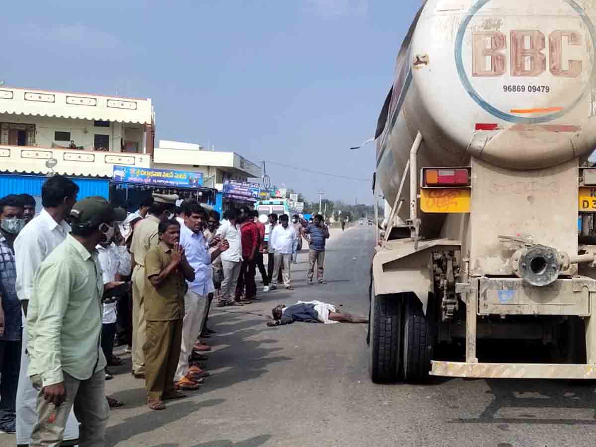 Crime : 10నిమిషలలో ఇంటికి చేరాల్సిన వ్యక్తి..