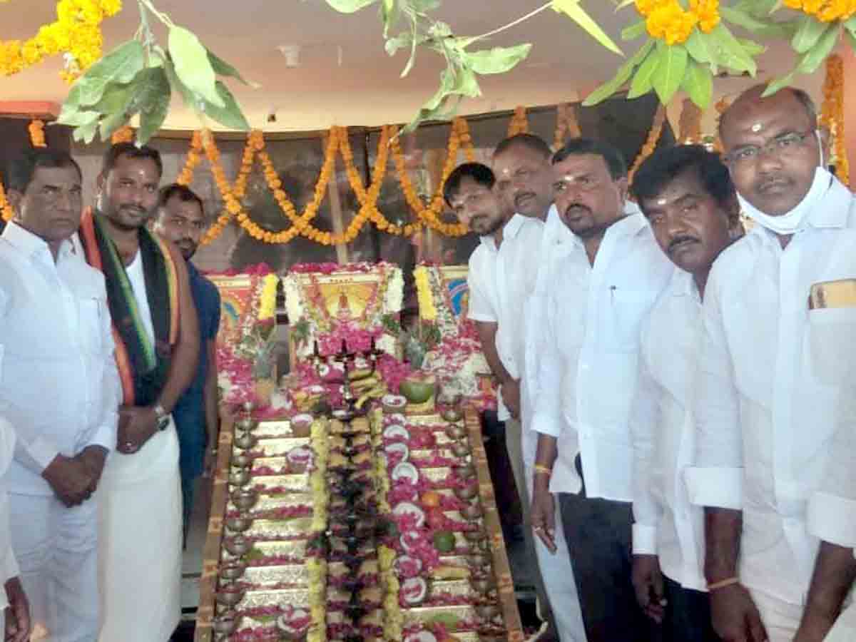 Ayyappa puja : ప్రతి ఒక్కరూ దైవచింతన అలవవర్చుకోవాలి.. ఎమ్మెల్యే అంజయ్యయాదవ్‌