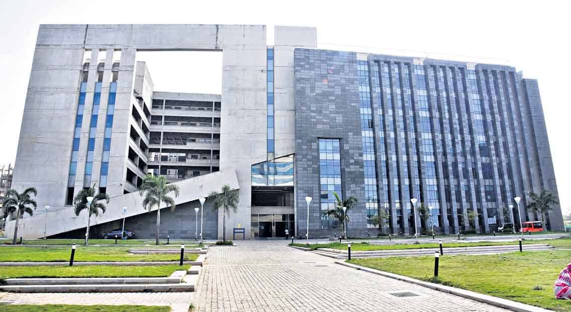 టాప్‌టెన్‌లో ఐఐటీ హైదరాబాద్‌