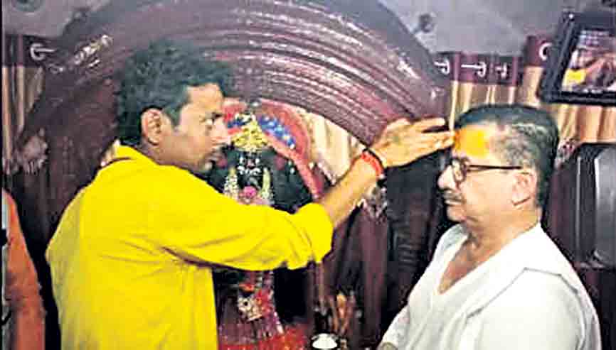 హిందూమతంలోకి యూపీ షియా వక్ఫ్‌బోర్డు మాజీ చైర్మన్‌