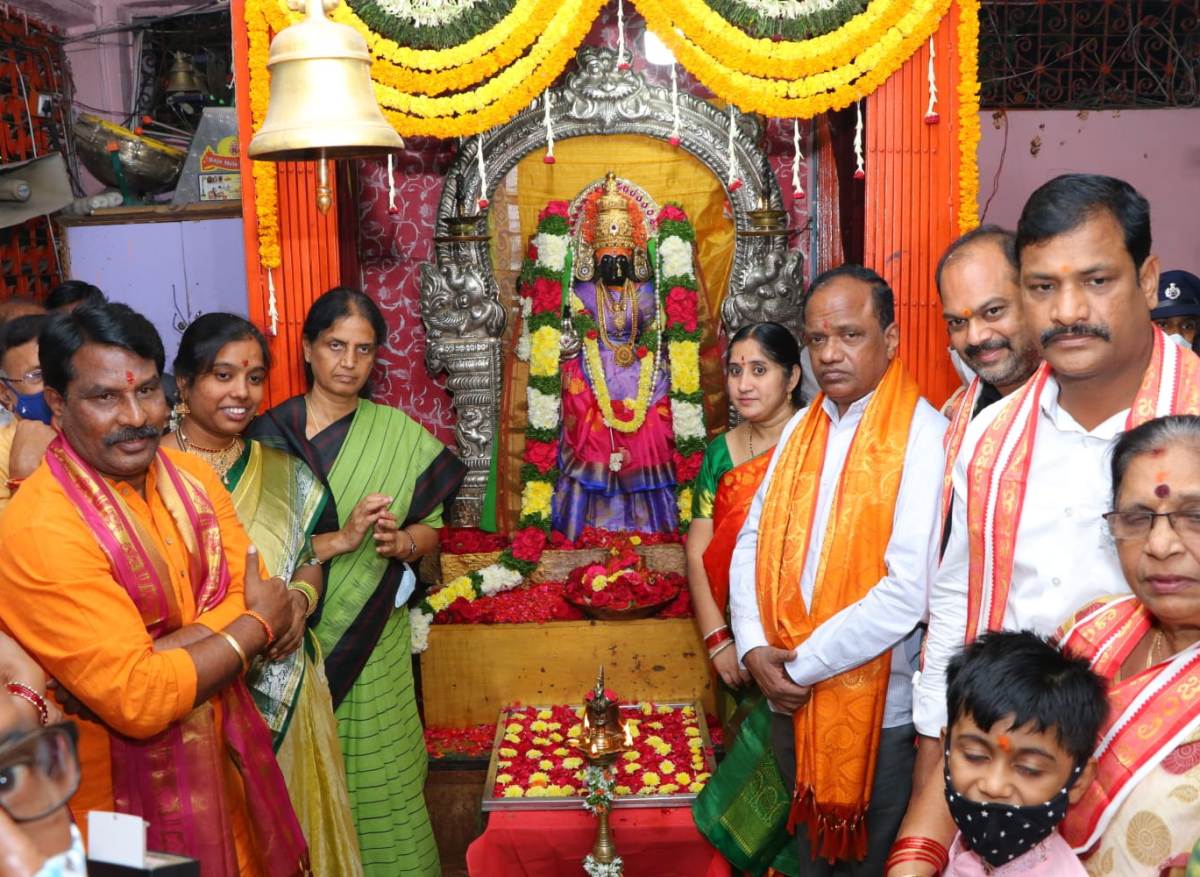 Temple development | ఆలయాల అభివృద్ధికి పెద్దపీట వేస్తున్న సీఎం కేసీఆర్‌ :  మంత్రి సబితాఇంద్రారెడ్డి