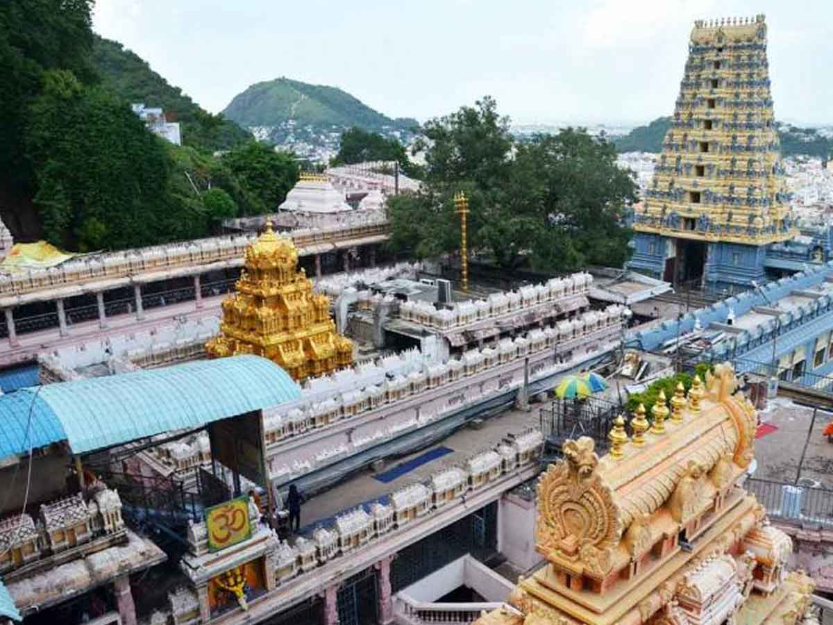 ఇంద్ర కీలాద్రిపై భవానీ దీక్షల విరమణ ప్రారంభం..