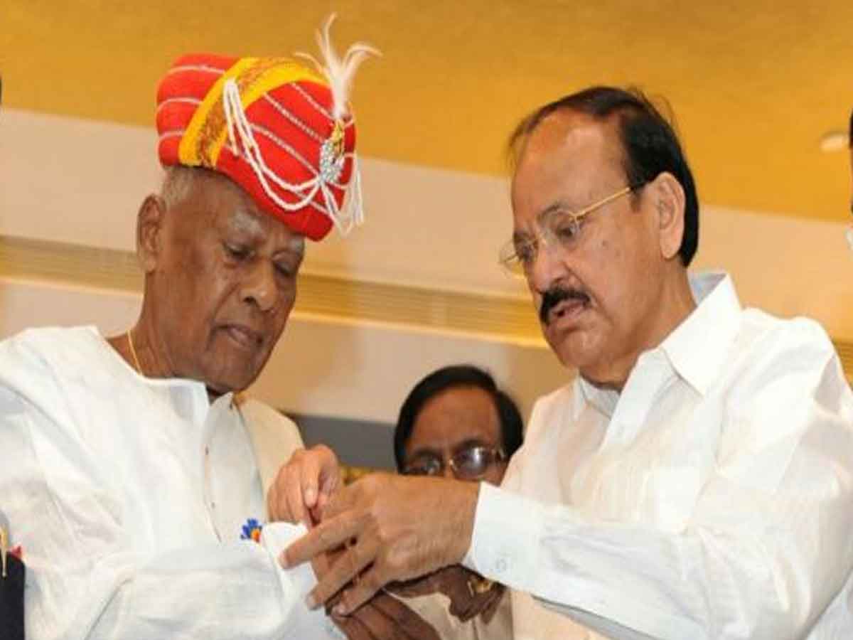 Venkaiah Naidu : నిబద్ధత గల రాజకీయవేత్త రోశయ్య : వెంకయ్య నివాళి