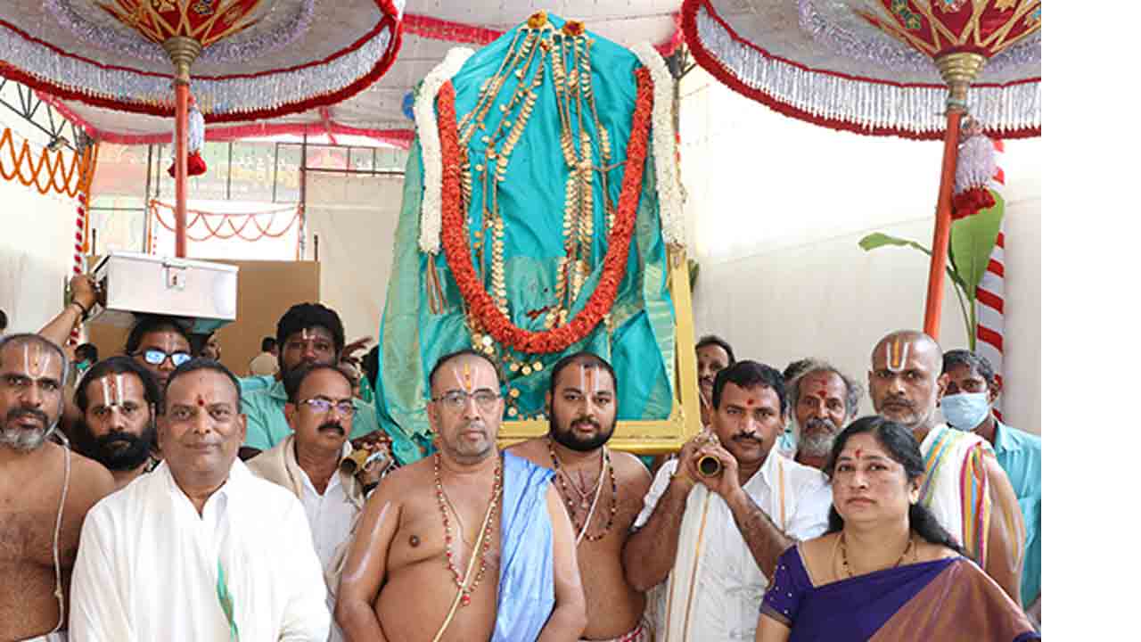 తిరుచానూరుకు చేరిన‌ తిరుమల శ్రీవారి లక్ష్మీకాసులహారం