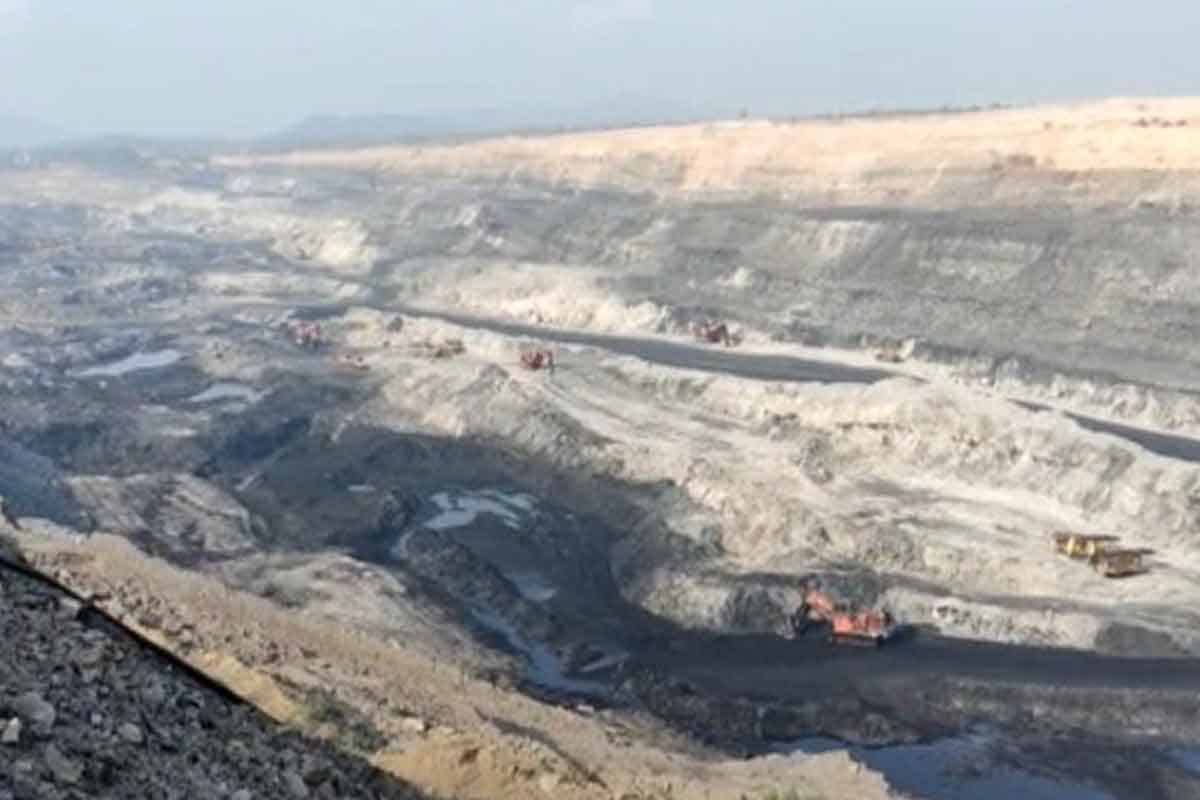 గనుల వేలంపై కార్మికుల