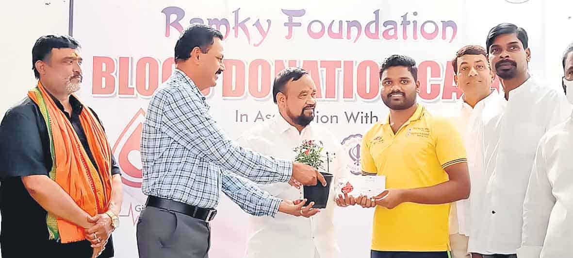 అన్ని దానాల్లో రక్తదానం గొప్పది