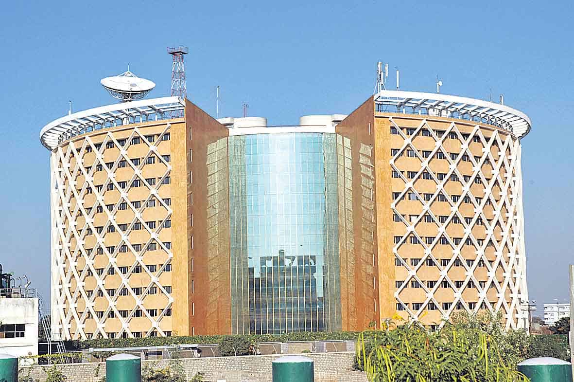 రిటర్న్ టు ఆఫీస్..