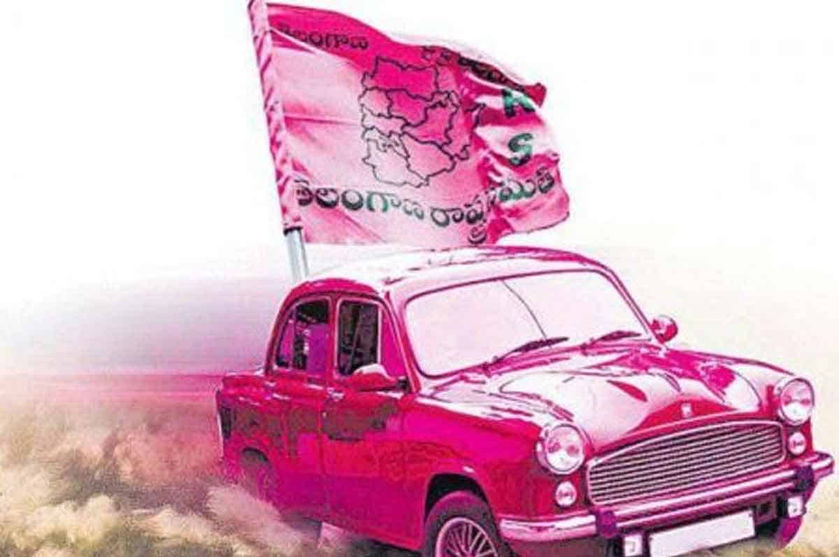 గులాబీవైపే విజయం