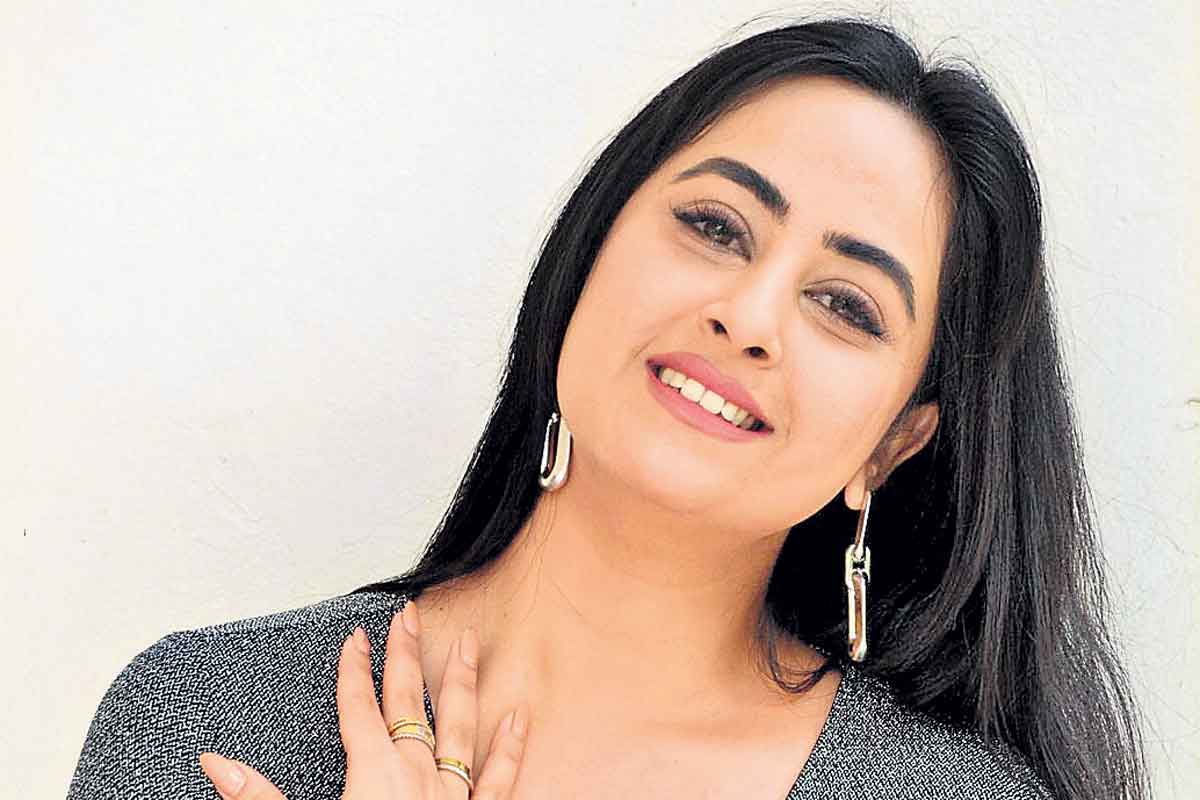 ఊహకు అందని కథ