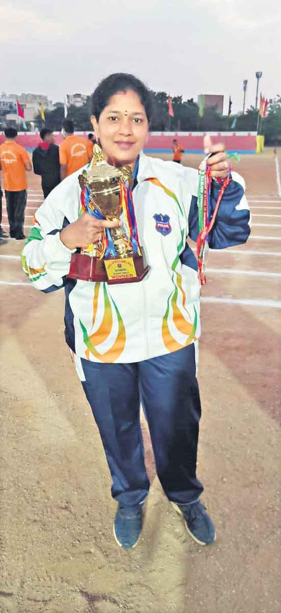 ఒత్తిడిని జయించి.. ‘ఫిట్‌’గా డ్యూటీలు