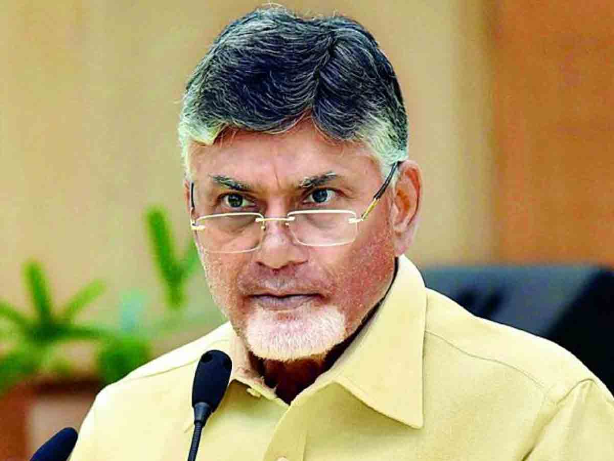 జవాన్‌ సాయితేజ కుటుంబానికి        రూ. కోటి ఇవ్వాలి : చంద్రబాబు