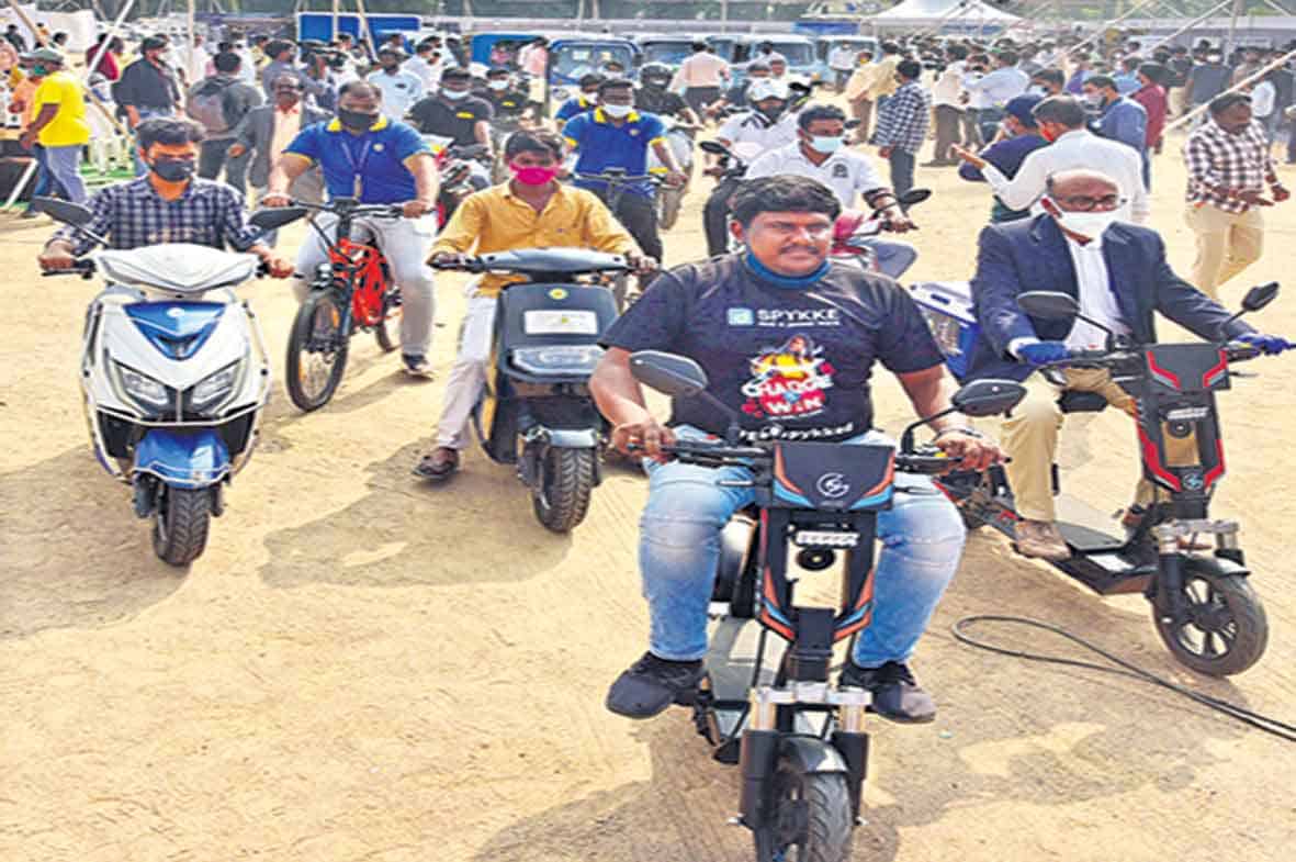 భవిత ఈవీలదే