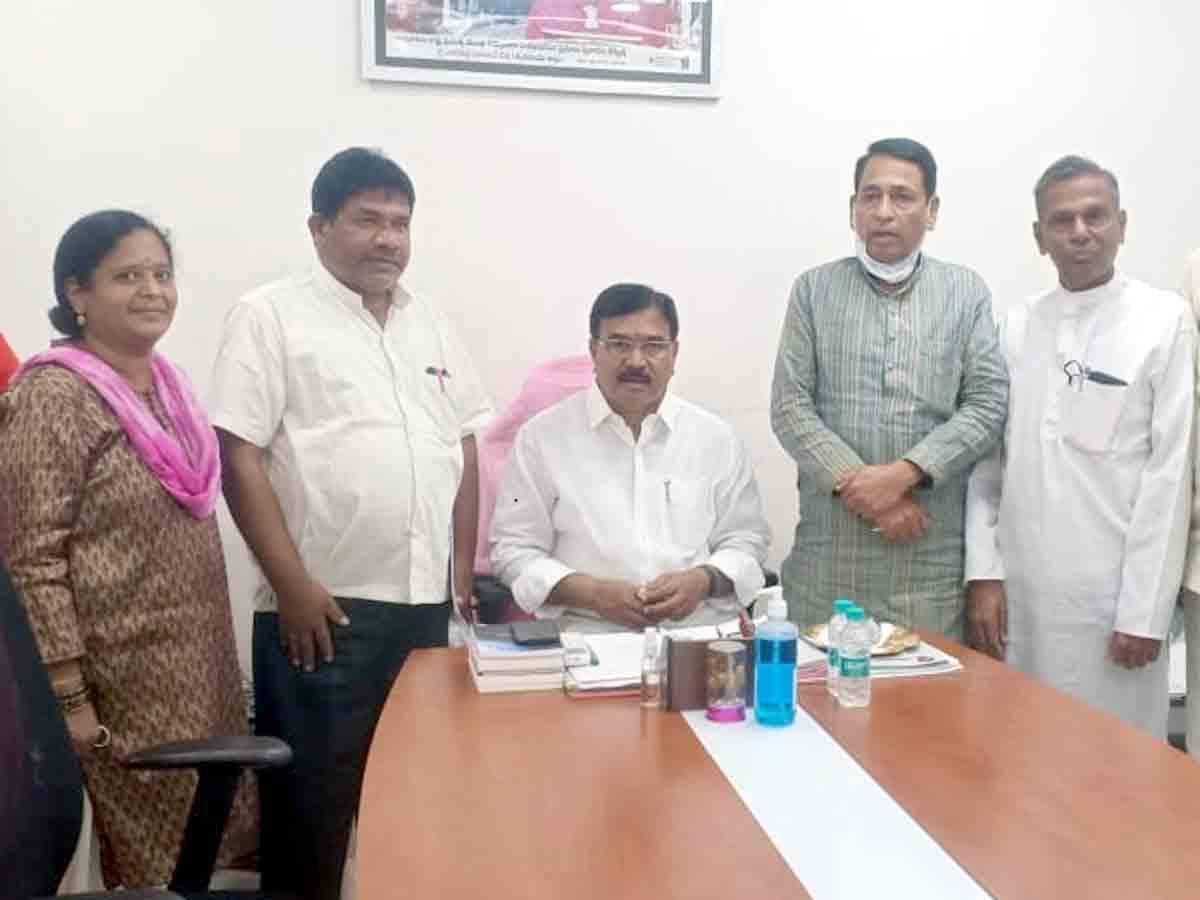 Rangareddy : రైతు చైతన్య సదస్సుకు.. మంత్రి నిరంజన్‌రెడ్డికి ఆహ్వానం..