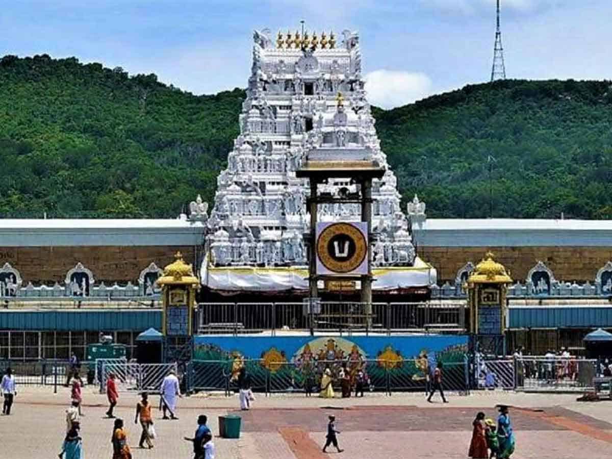 శ్రీవారి హుండీ ఆదాయం రూ.3.43 కోట్లు..