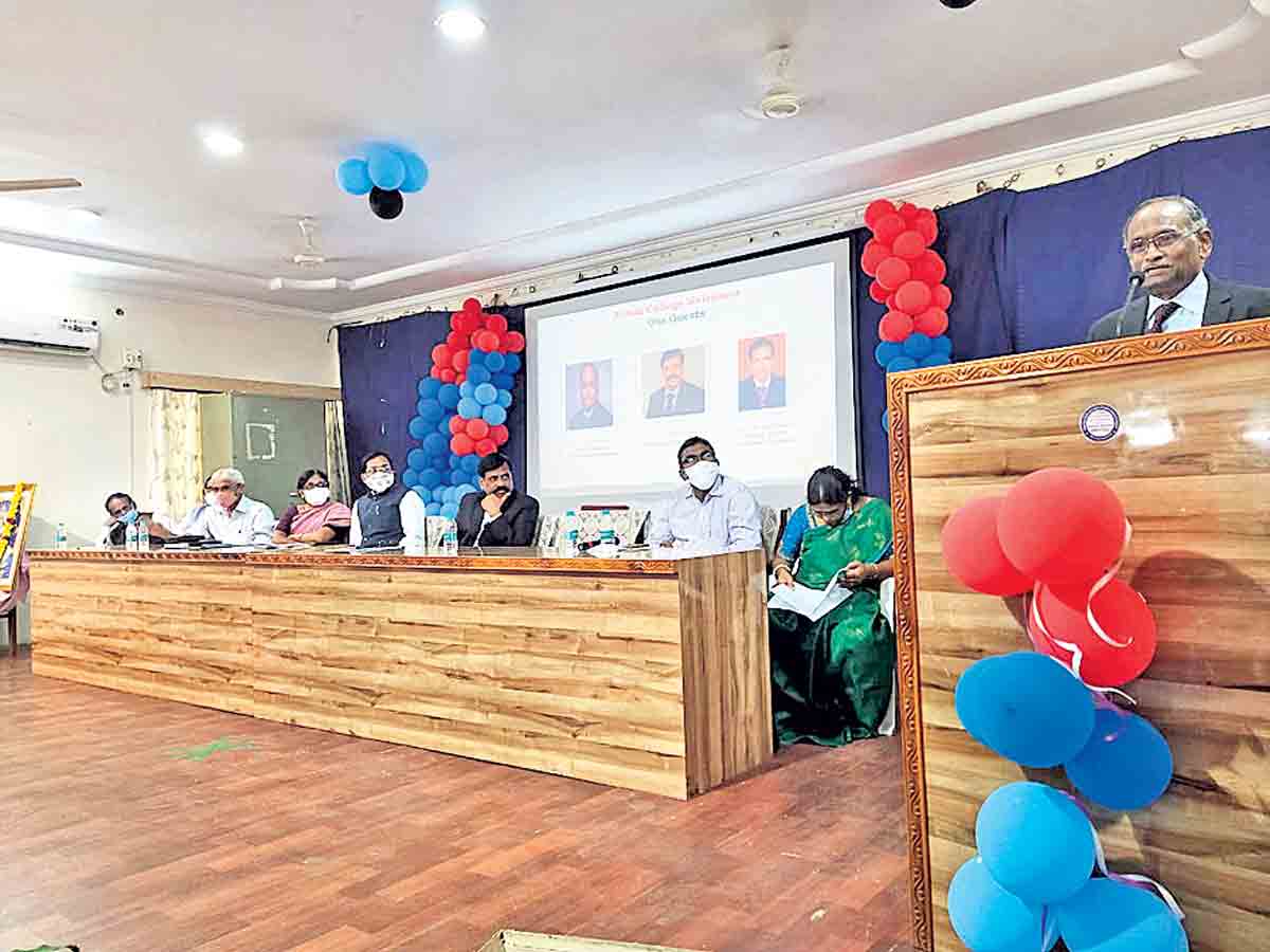 నిర్మాణాత్మక పుస్తక పఠనం విద్యార్థులకు దోహదం