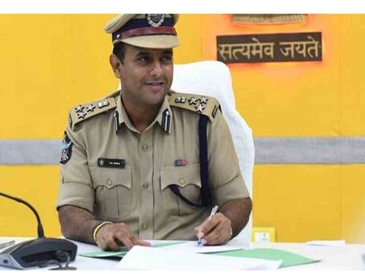 విజయవాడలో పోలీసుల ఆంక్షలు..