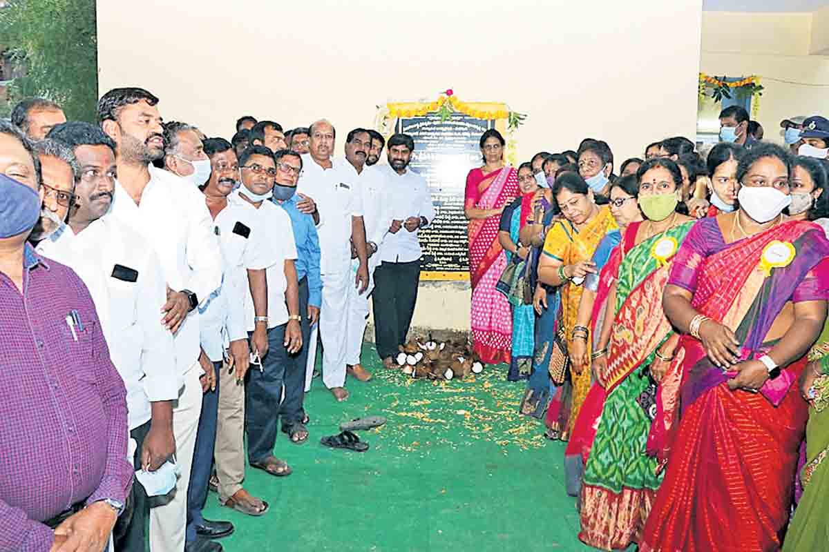 అభివృద్ధికి పెద్దపీట