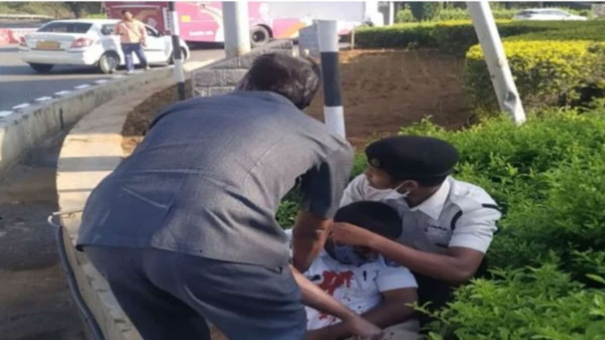 Drunk and drive | శంషాబాద్‌ ఎయిర్‌పోర్టులో మందుబాబు వీరంగం