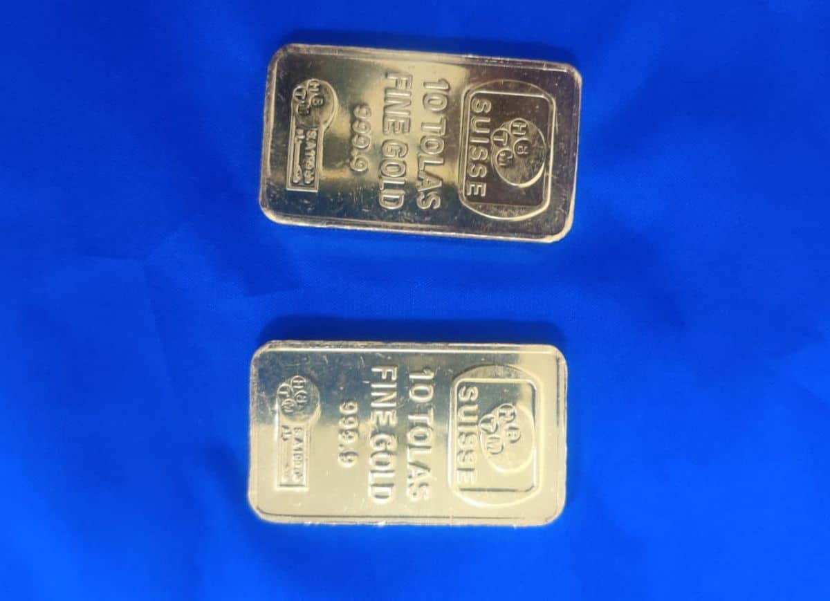 Gold smuggling | శంషాబాద్‌ ఎయిర్‌పోర్టులో స్మగ్లింగ్‌ బంగారం పట్టివేత