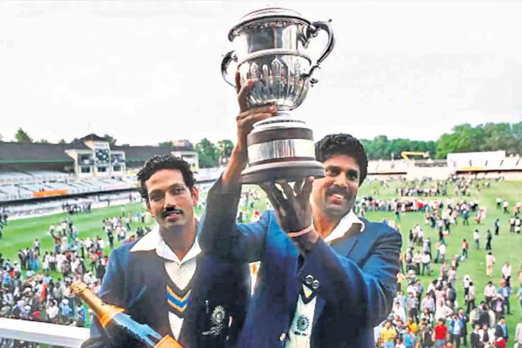 kapil dev with 1983 worldcup trophy 