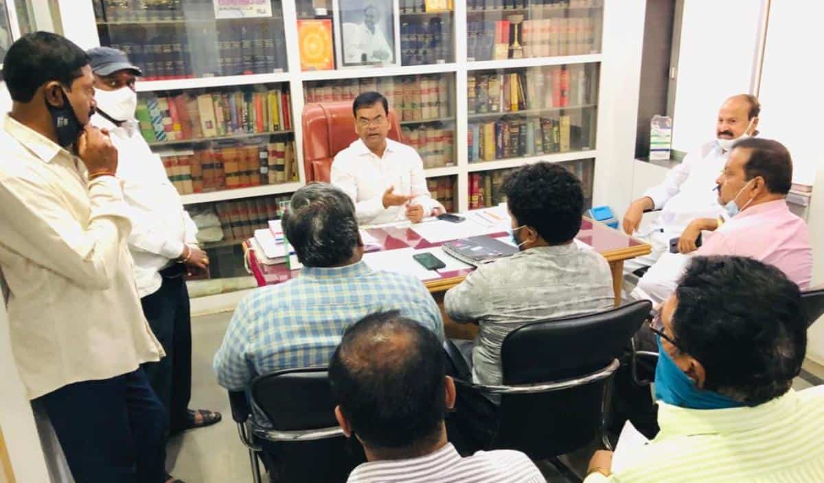 Local problems | స్థానిక సమస్యలకు సత్వరమే పరిష్కారం : ఎమ్మెల్యే కాలేరు వెంకటేశ్‌