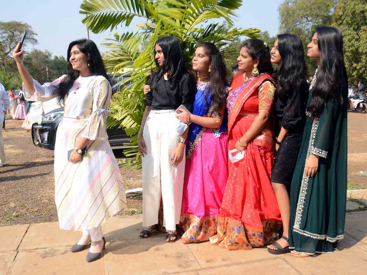 Christmas celebrations : ఆట పాటలతో అలరించిన చిన్నారులు..