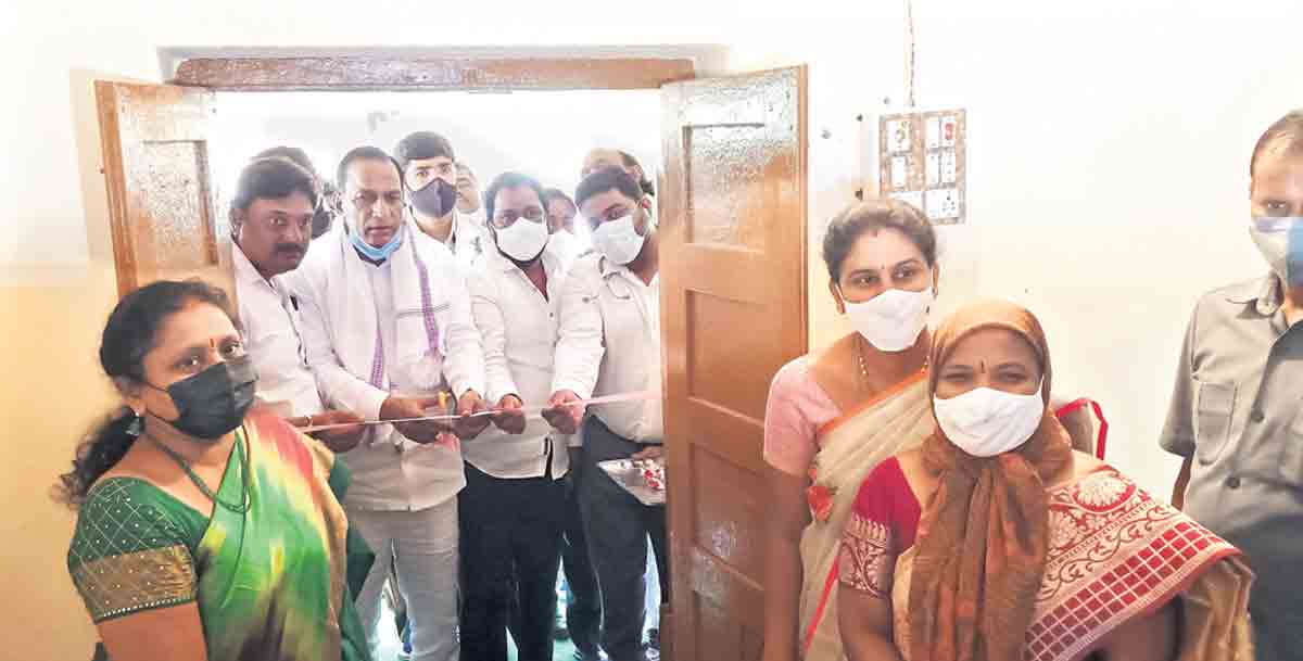 బస్తీ దవాఖానలతో అందరికీ ఆరోగ్యం మంత్రి చామకూర