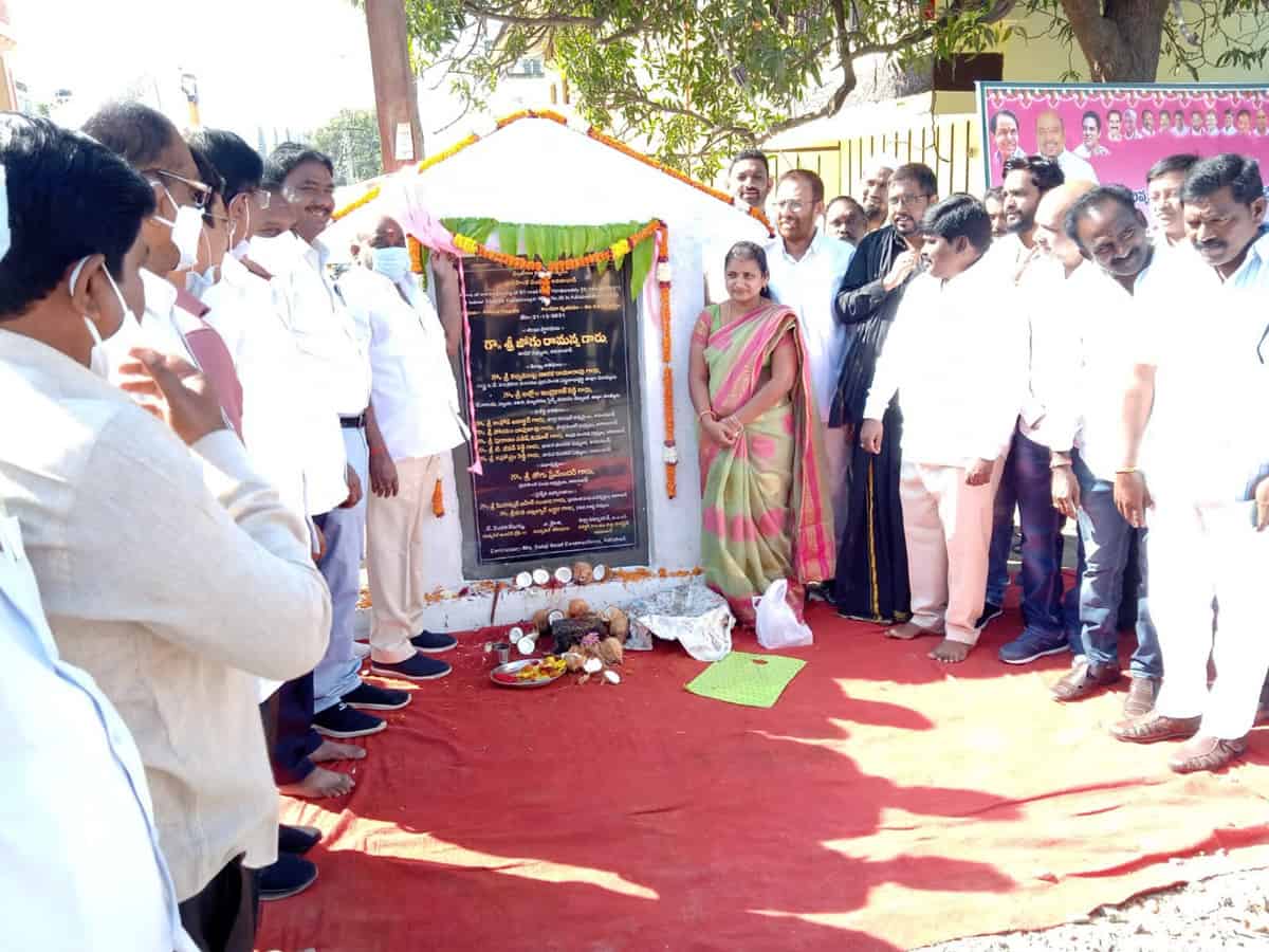 పట్టణాన్ని అన్నివిధాలా అభివృద్ధి చేస్తాం