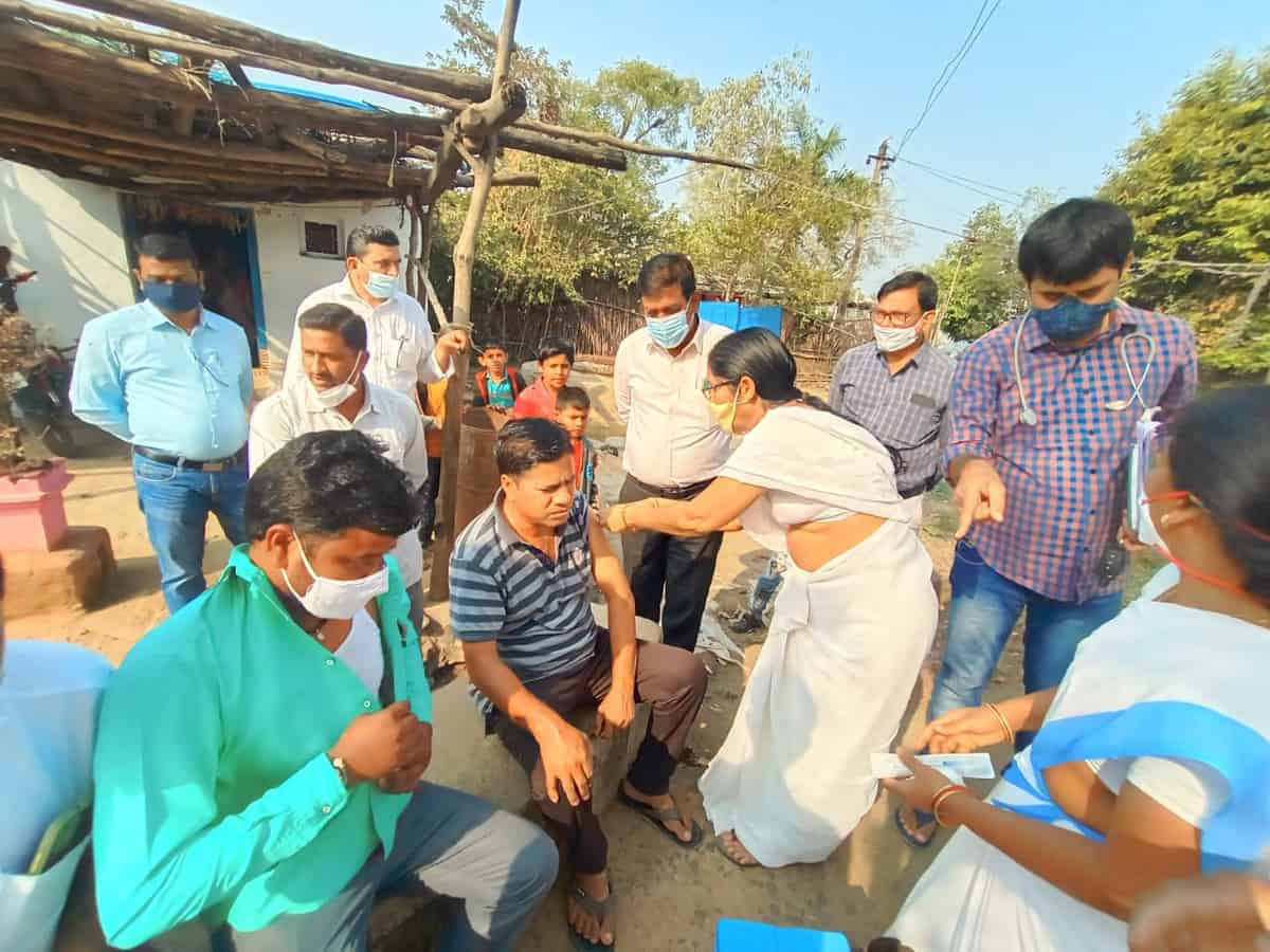 వ్యాక్సినేషన్‌ పూర్తి చేయాలి