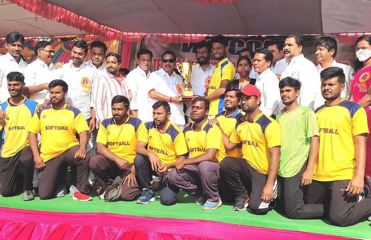 దేశం గర్వించేలా క్రీడాకారులు ఎదగాలి