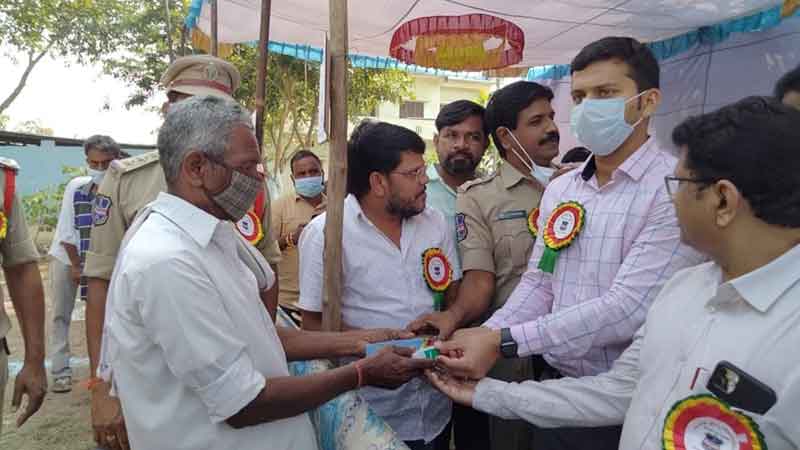 ప్రజల రక్షణే పోలీసుల బాధ్యత