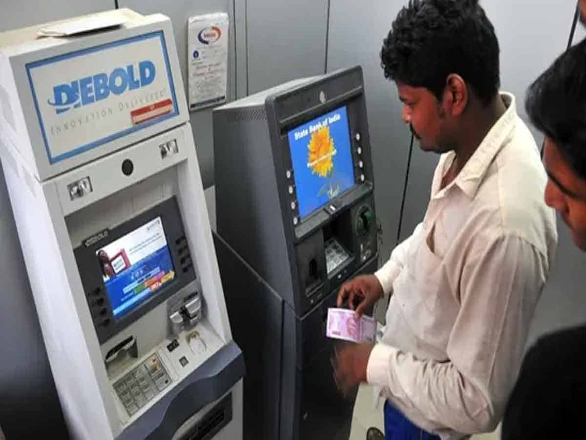ATM Charges : జనవరి ఒకటి నుంచి పెరుగనున్న ఏటీఎం చార్జీలు