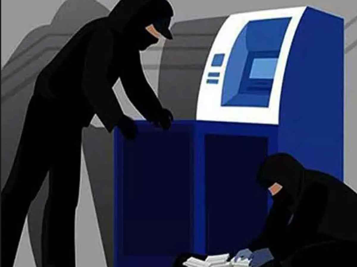 ATM Robbery : కడప ఏటీఎంలో దొంగలు పడ్డారు..!