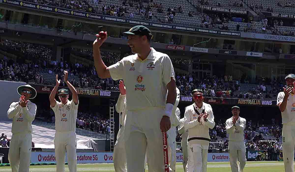 ఇంగ్లండ్‌ 68 ఆలౌట్‌.. ‘యాషెస్‌’ ఆసీస్‌  వశం