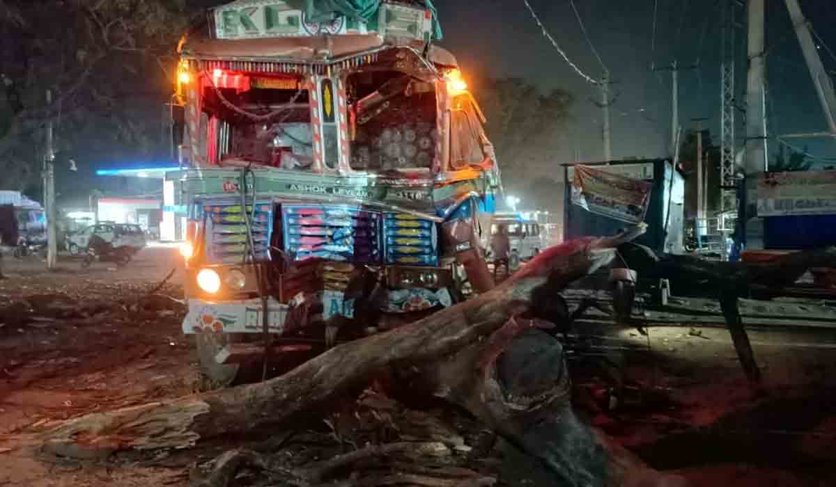 Accident | నందిగామలో ఘోర రోడ్డు ప్రమాదం.. ఇద్దరు మృతి