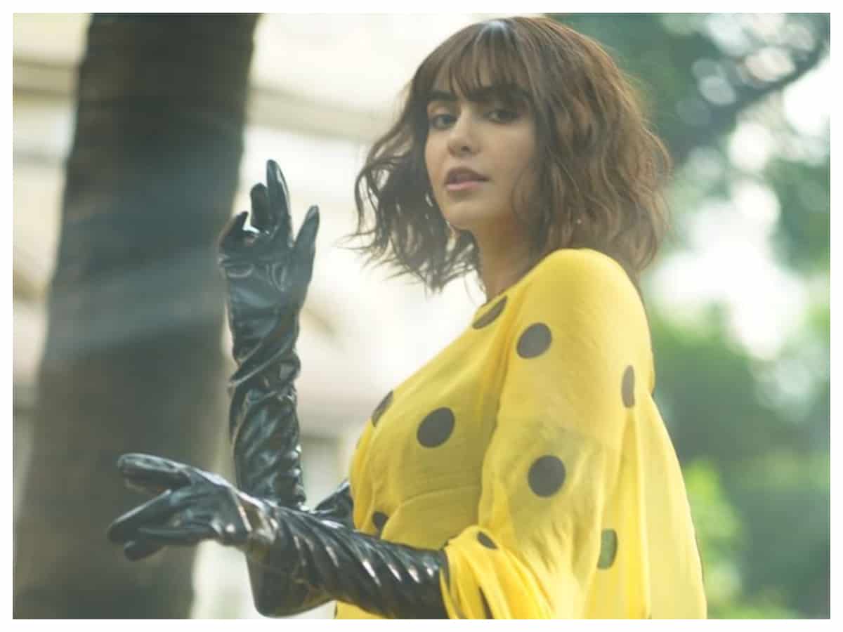 Adah Sharma | చీరకట్టులో క్యూట్ క్యూట్‌గా అదా శర్మ..