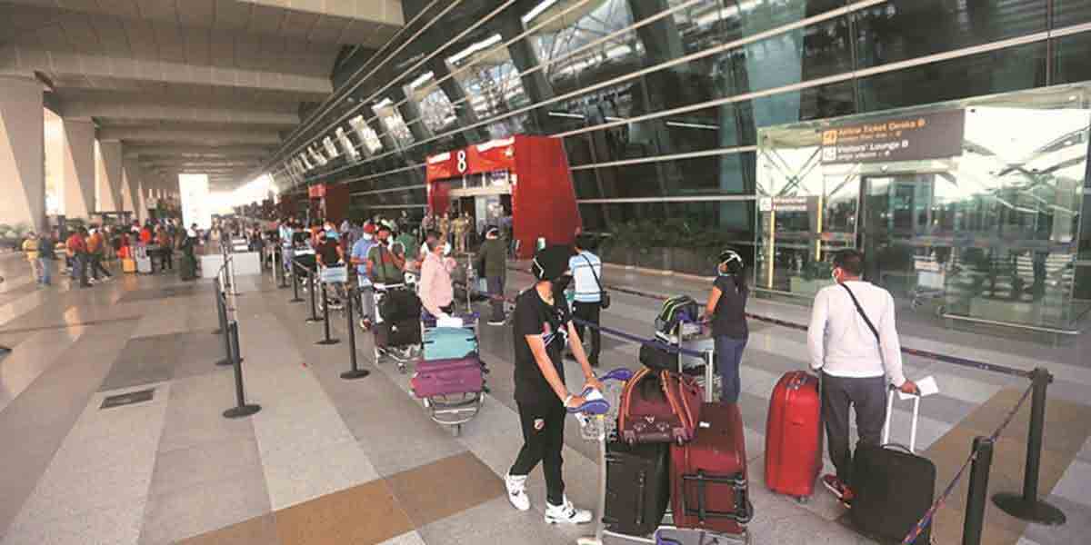 ఆ దేశాల నుంచి వచ్చే వారికి.. ఆర్టీ పీసీఆర్‌ టెస్ట్‌కు అడ్వాన్స్‌ బుకింగ్‌ తప్పనిసరి : కేంద్రం