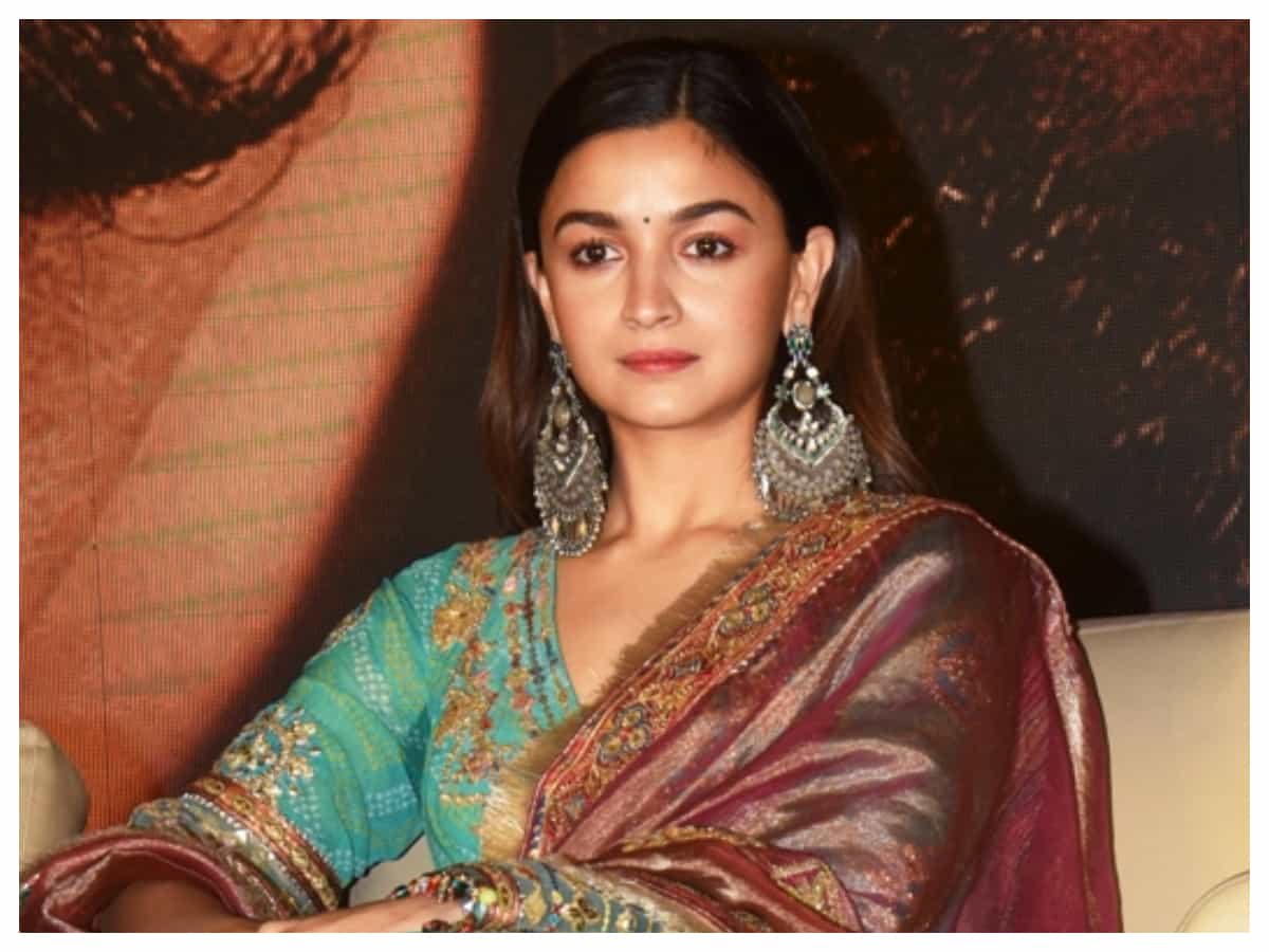 Alia Bhatt | RRR మూవీ ప్రెస్ మీట్‌లో అలియా భట్