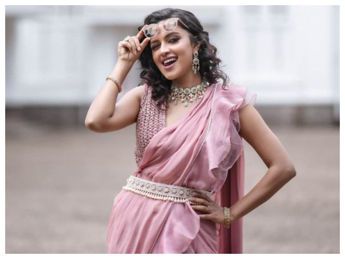 Amala Paul | అందాల‌తో క‌ట్టిప‌డేస్తున్న అమలా పాల్..