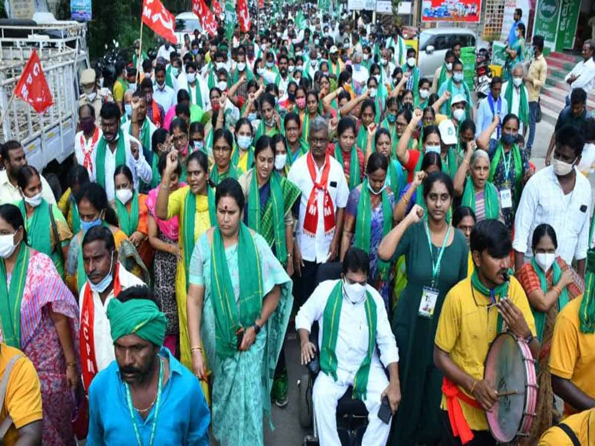 Amaravathi Farmers : చిత్తూరులో హుషారుగా అమరావతి రైతుల పాదయాత్ర
