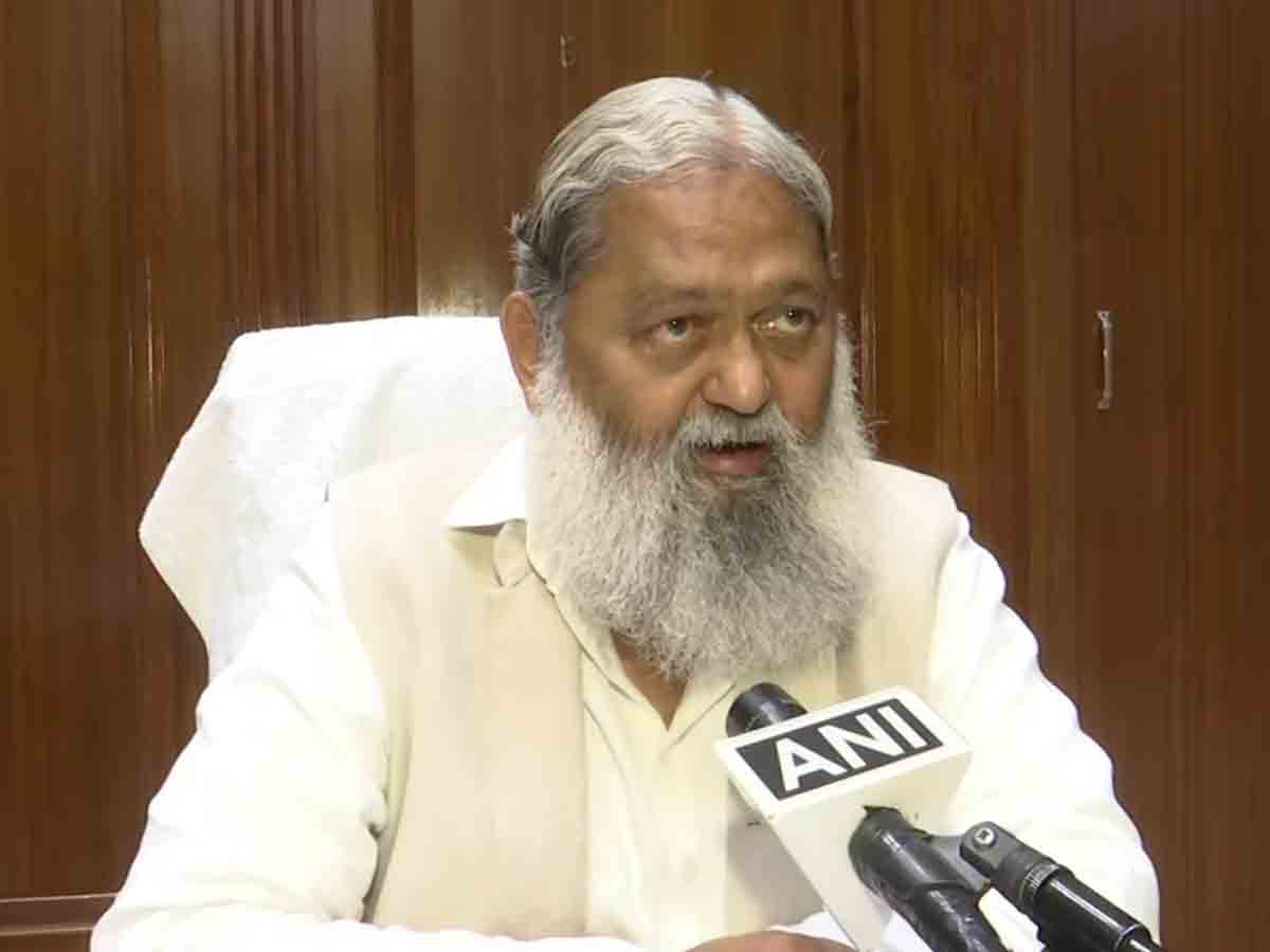 రెండు డోసులు తీసుకోకపోతే.. జనవరి 1 నుంచి బహిరంగ ప్రదేశాల్లోకి నో ఎంట్రీ