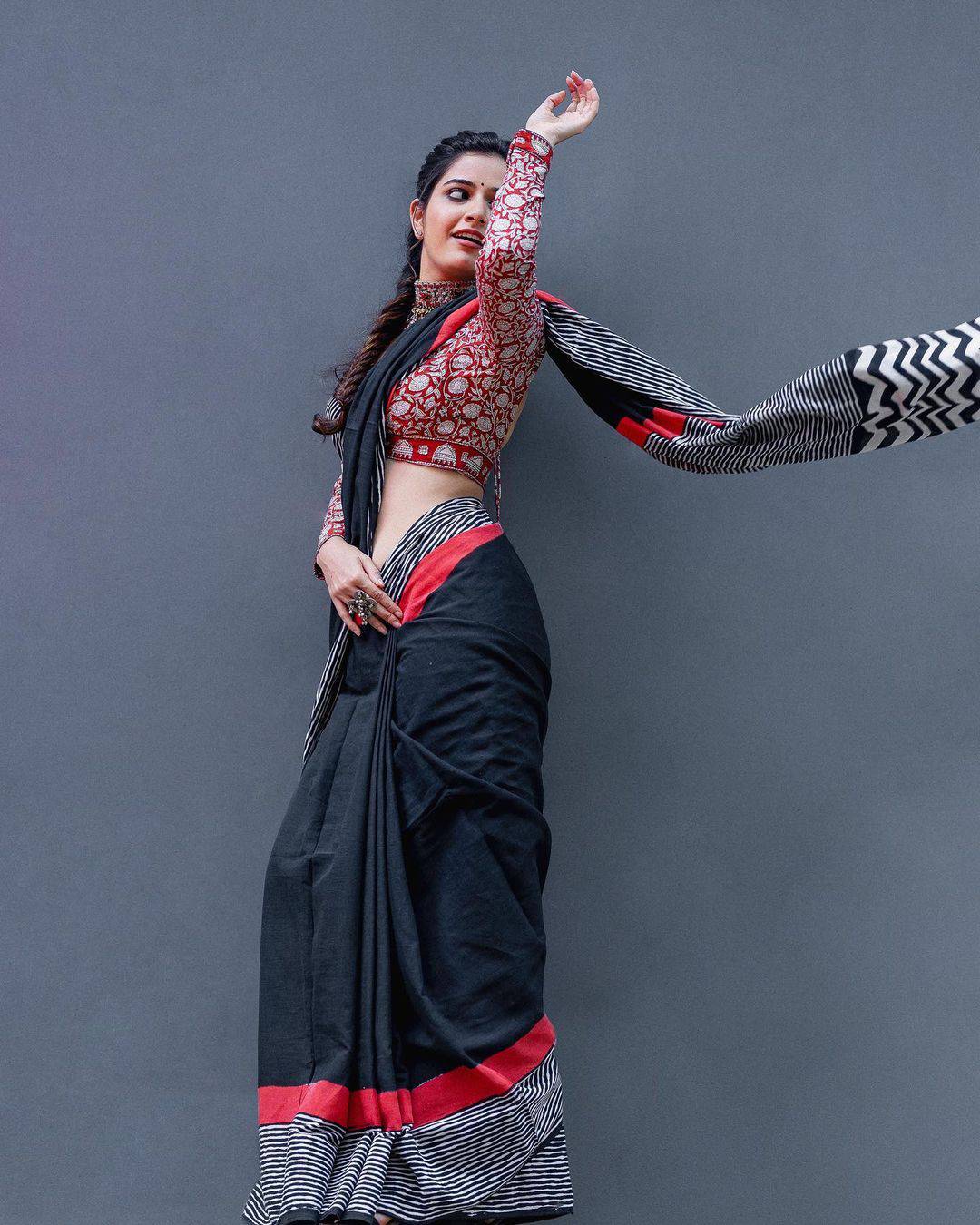 Ashika Ranganath | చీరకట్టులో కుందనపు బొమ్మలా ఆషికా రంగనాథ్..-Namasthe ...
