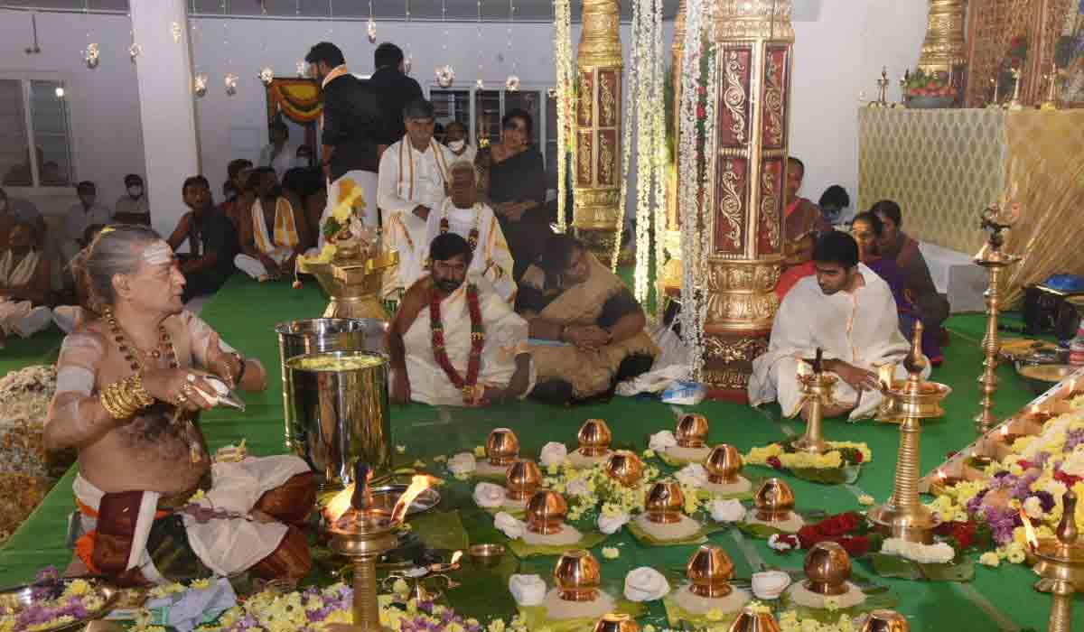 నేత్రపర్వంగా అయ్యప్ప పడిపూజ.. పాల్గొన్న మంత్రి జగదీశ్‌రెడ్డి