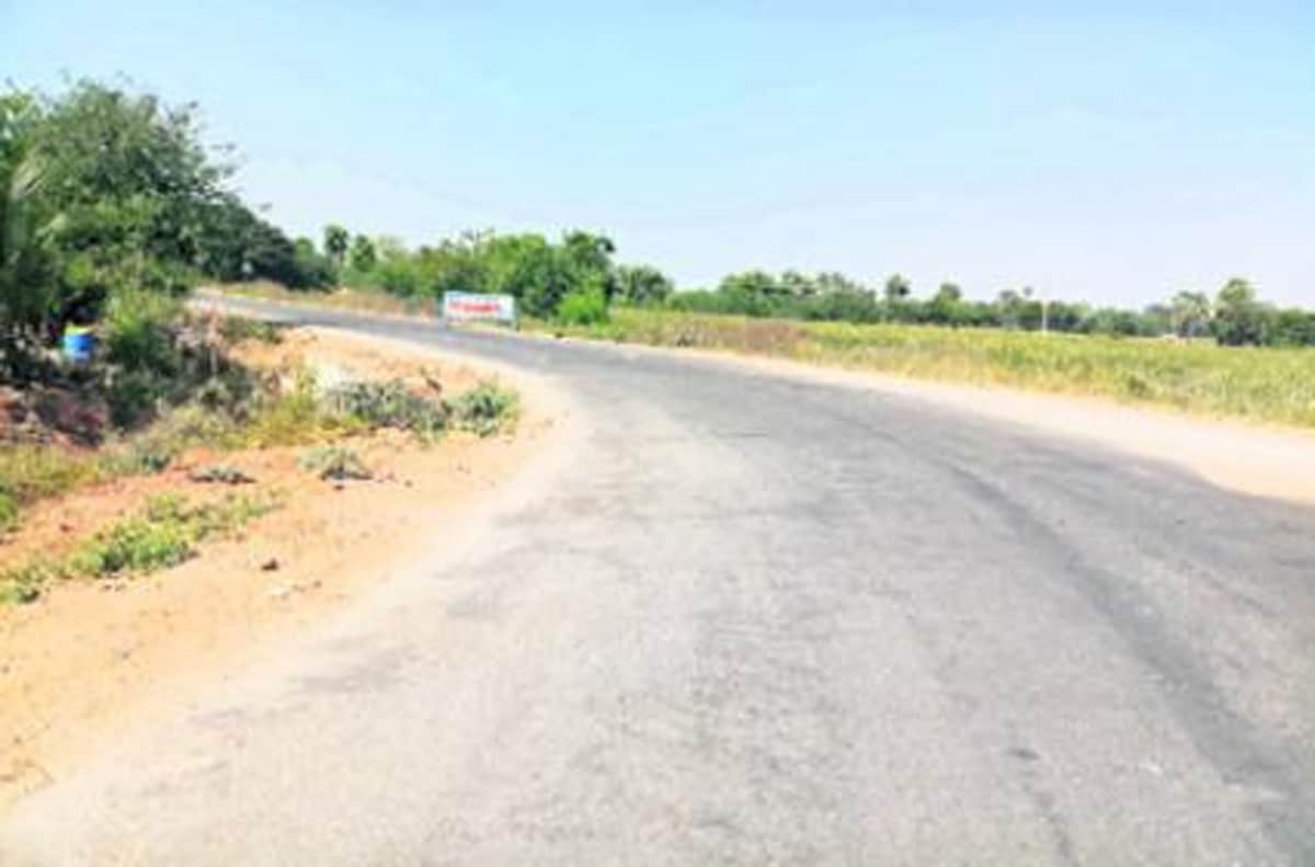 ప్రతి గూడేనికీ బీటీ రోడ్డు