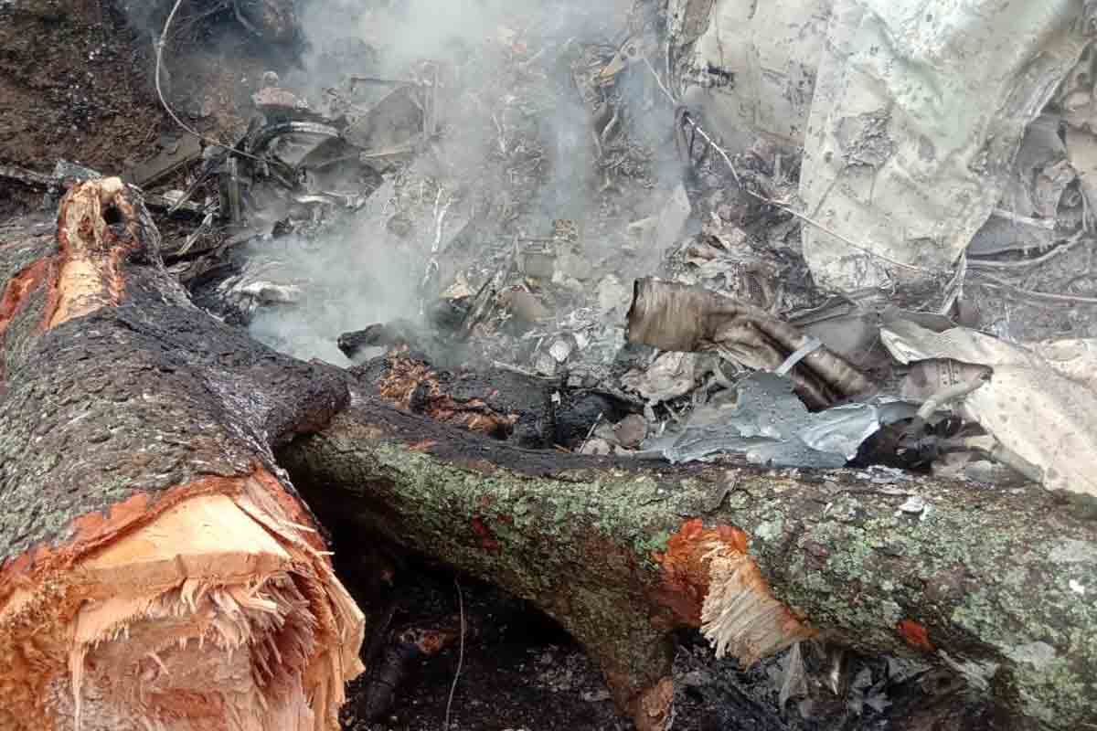 పూర్తిగా దగ్ధ‌మైన ఆర్మీ హెలికాప్ట‌ర్‌.. వీడియో